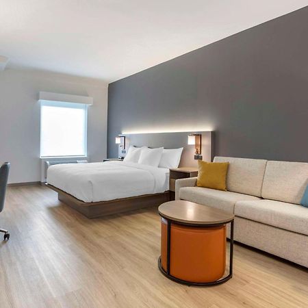 Comfort Inn & Suites Newark Liberty International Airport Exterior foto
