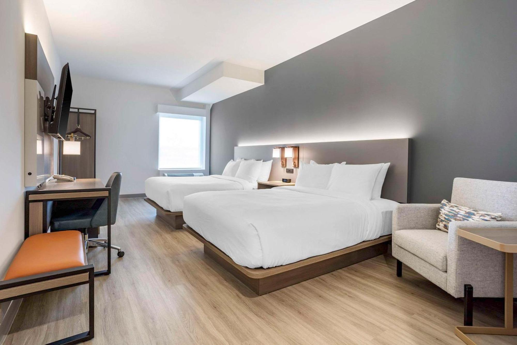 Comfort Inn & Suites Newark Liberty International Airport Exterior foto