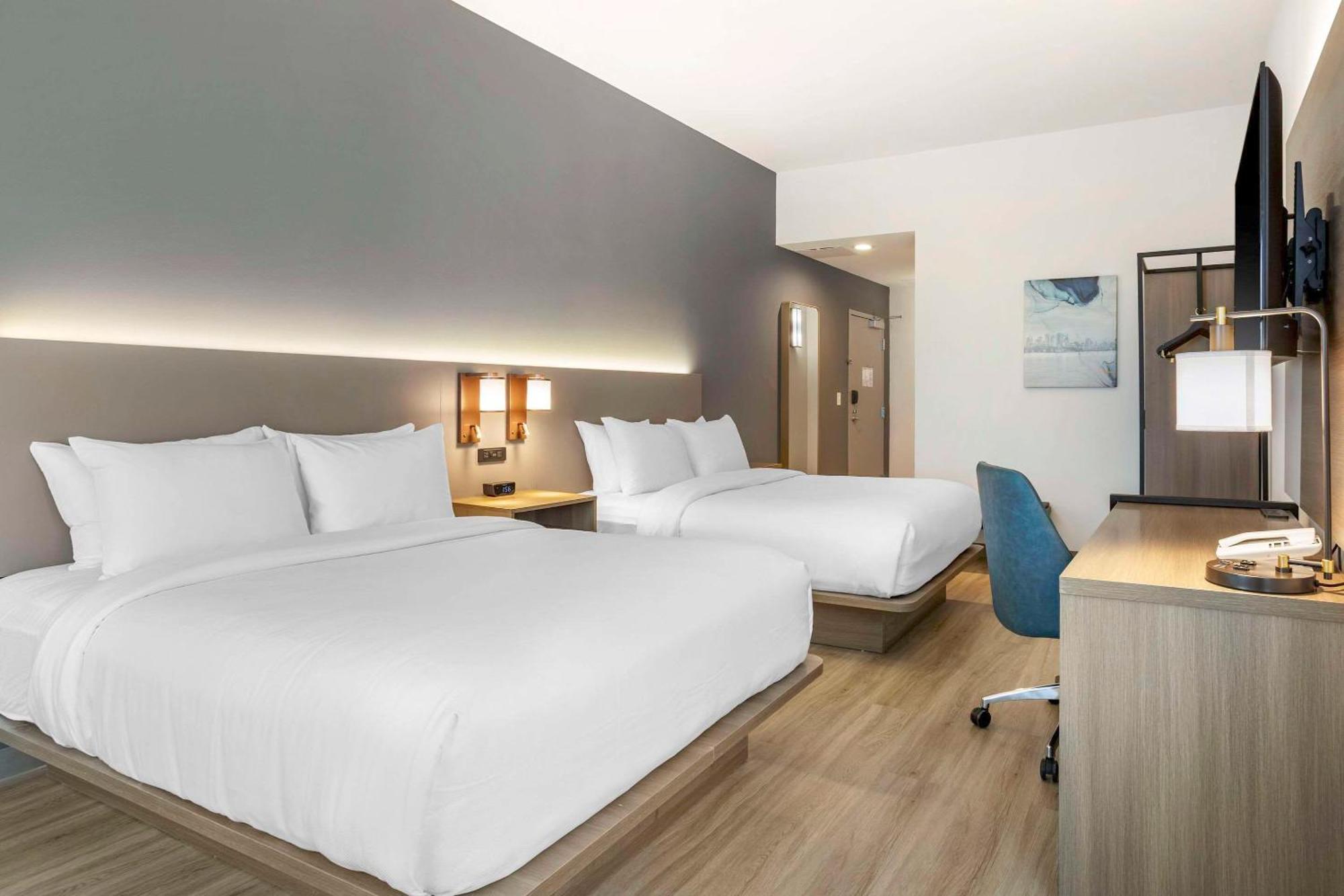 Comfort Inn & Suites Newark Liberty International Airport Exterior foto